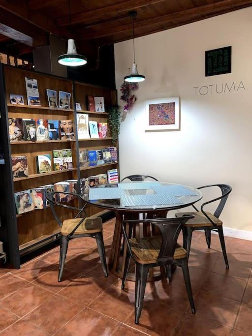 Totuma Yellow Door ปอนเฟร์ราดา ภายนอก รูปภาพ